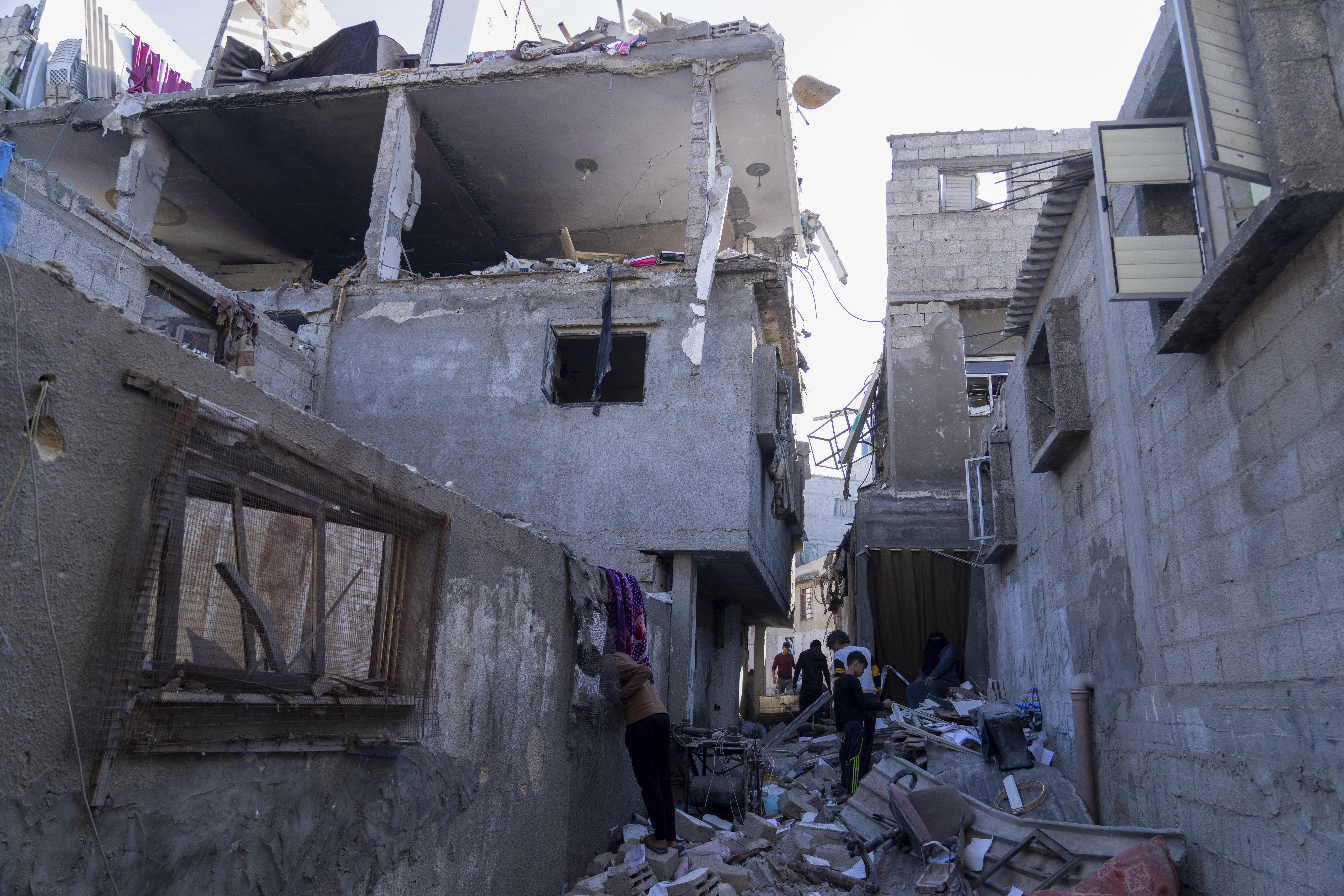"Israel Escalates Offensive in Southern Gaza, Widens Evacuation Orders"