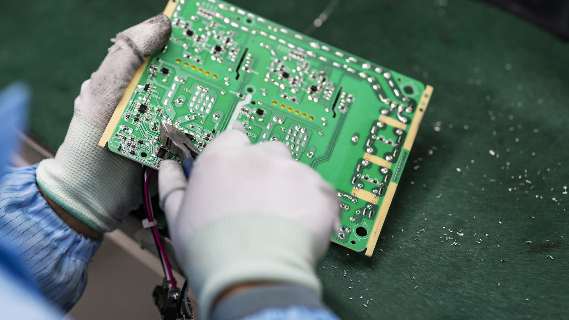 Featured image for "U.S. Chip Export Ban Boosts Chinese Tech Investment Fund, Speeds Up AI Chip Curbs, and Raises Military Concerns over China's Cloud Technology Access"