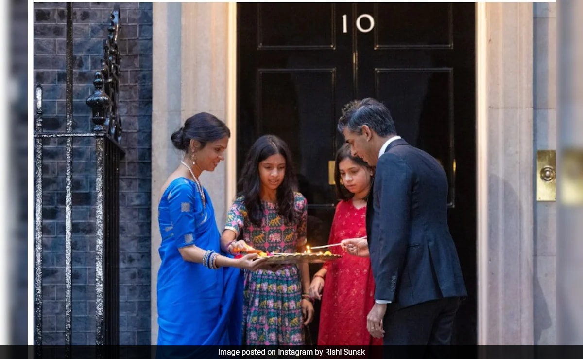 Featured image for "Rishi Sunak and Akshata Murty's Festive Diwali Celebration at 10 Downing Street"