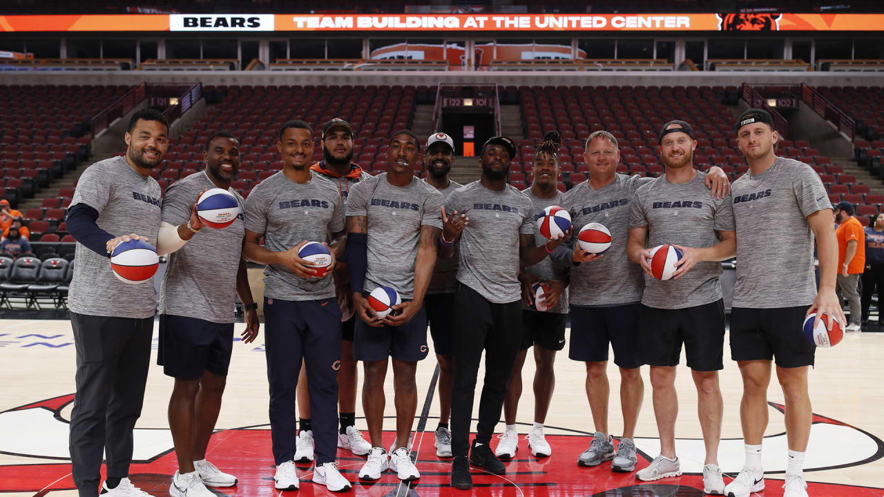 Featured image for Chicago Bears strengthen team bond at United Center during OTAs.