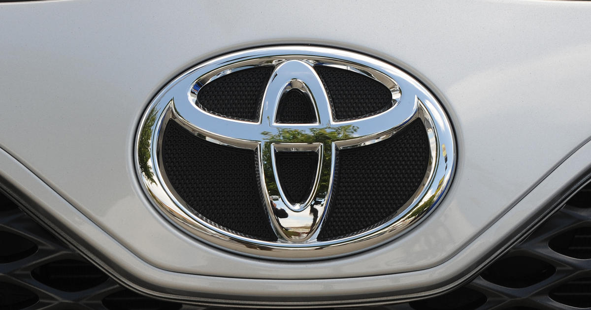 Featured image for Toyota recalls 751,000 Highlanders for loose front bumpers