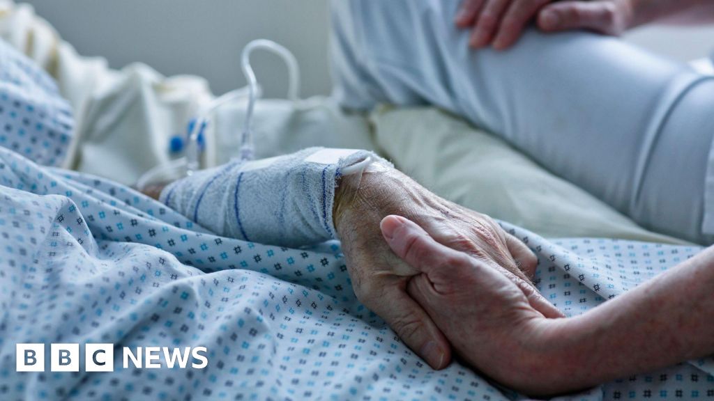 Featured image for French Parliament Approves Law Legalizing Assisted Dying