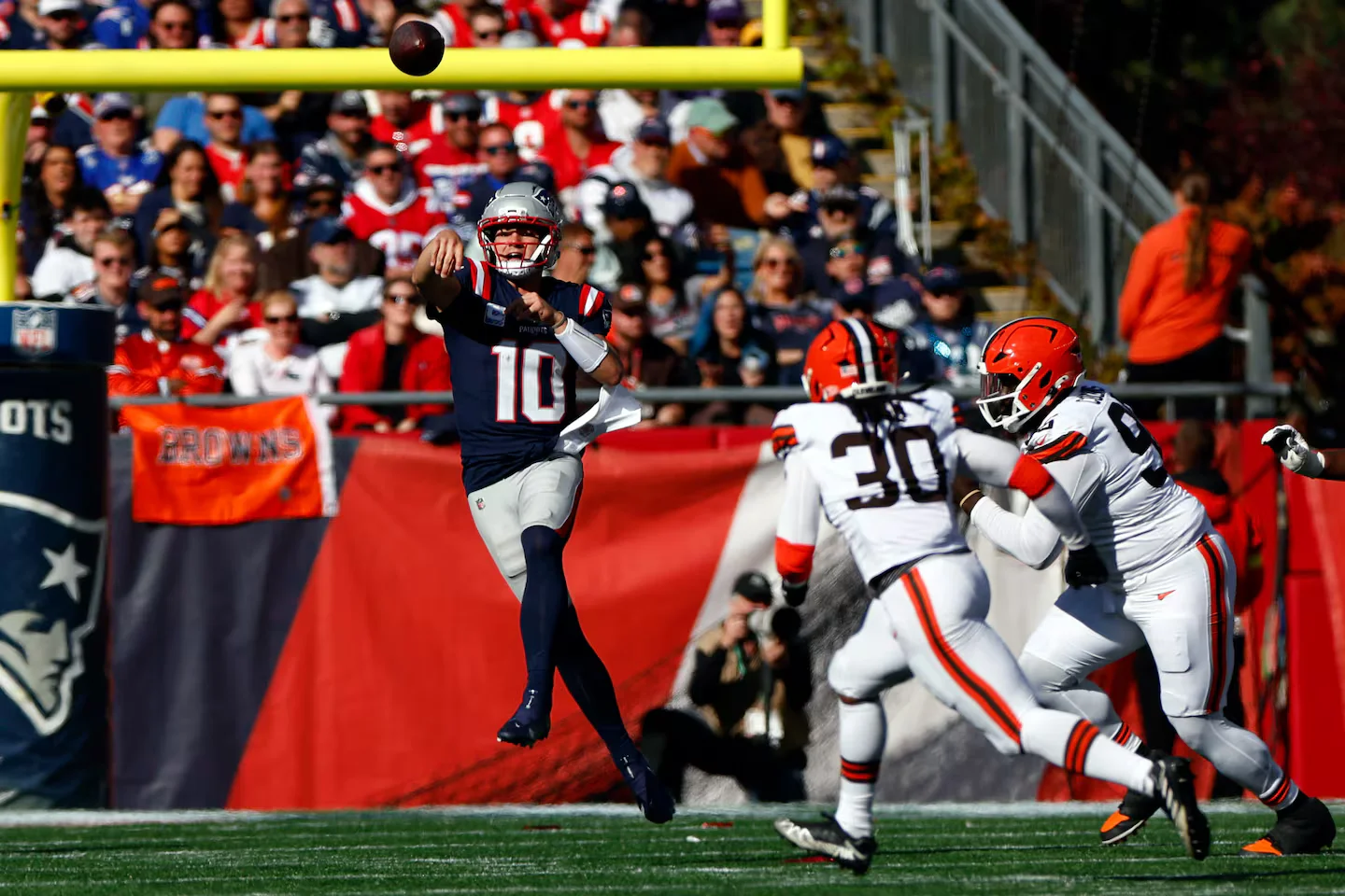 Patriots extend winning streak with dominant victory over Browns