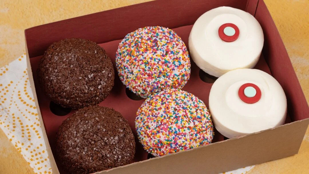 Featured image for Sprinkles Cupcakes Chain Closes All Locations Permanently