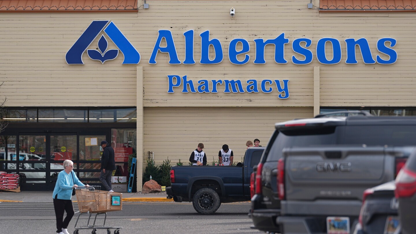 Featured image for Albertsons recalls deli products over listeria risk