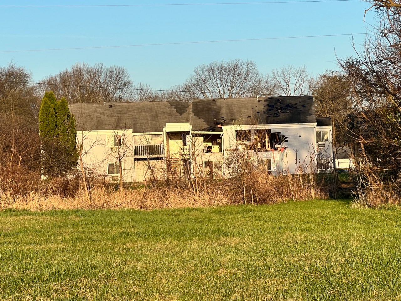 Armed Suspect Dead After Standoff with Police in Indiana Apartment Complex