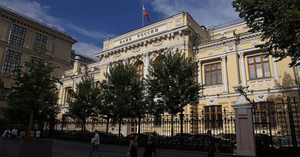Russia Accelerates Interest Rate Cuts Amid Economic Slowdown