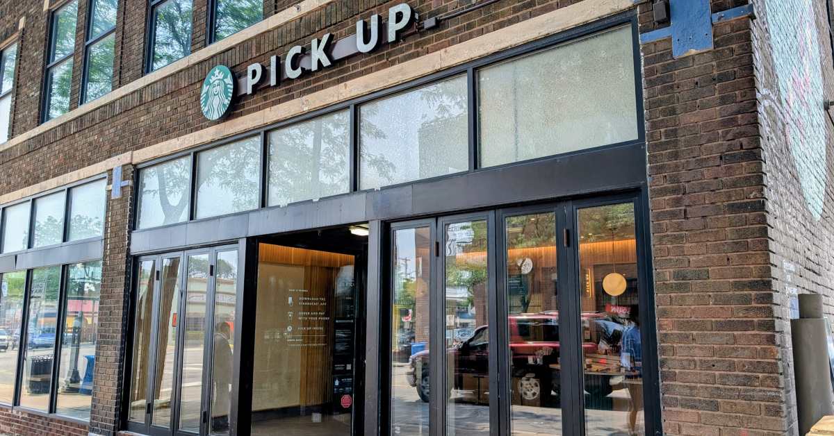Featured image for Starbucks to Close Nearly 100 Stores Nationwide by 2026
