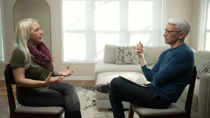 Witness video upends initial claims in Alex Pretti shooting by ICE