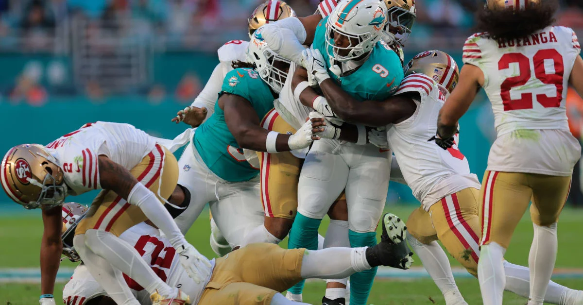 Steelers and Dolphins Discuss Trade for Jonnu Smith Amid Rumors