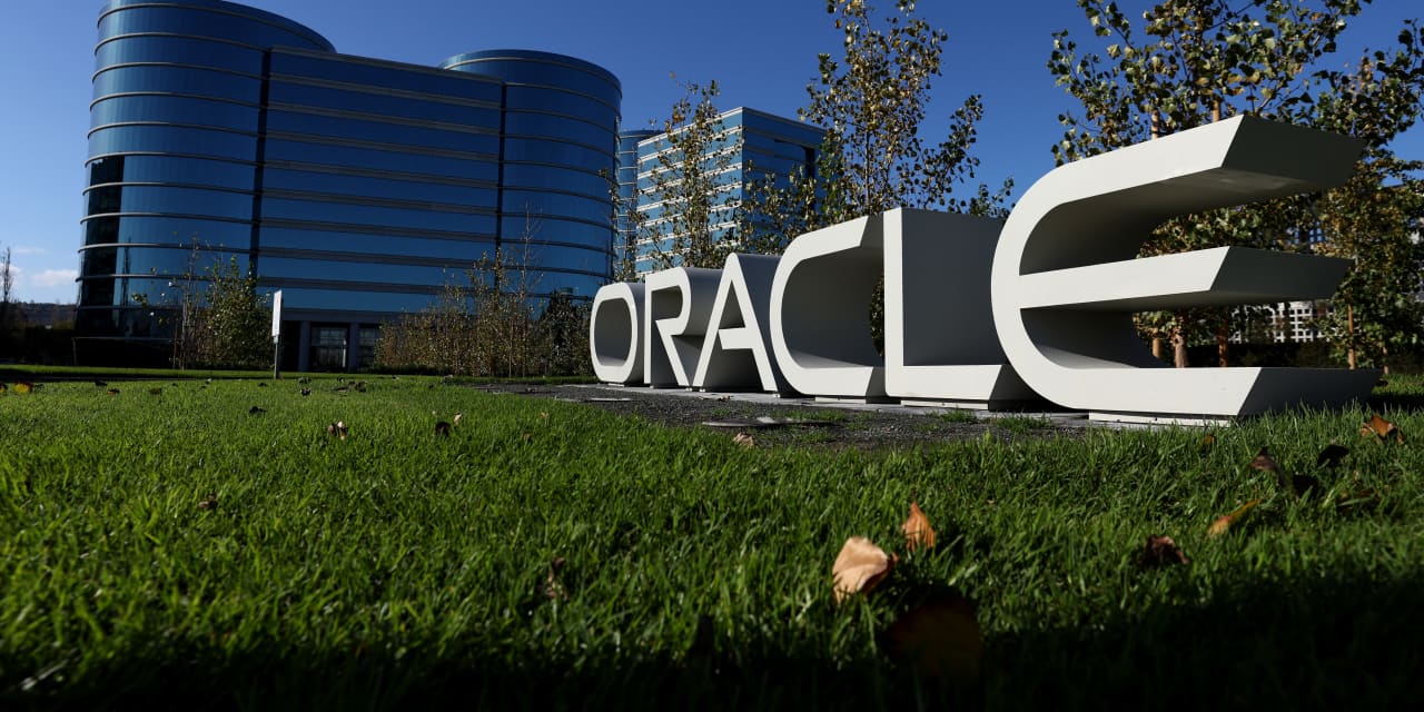 Oracle's Strong Q4 Earnings Boost Tech Stocks and AI Optimism.