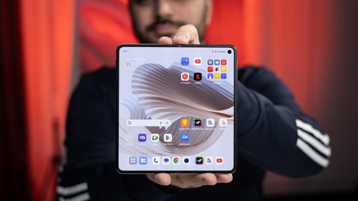 Featured image for "Unlock New Year Savings: Up to $600 Off on OnePlus Open with Exclusive Deals"