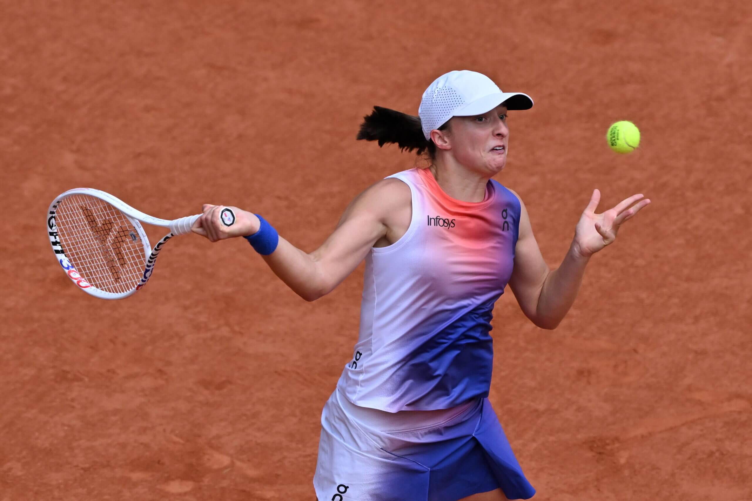 Iga Swiatek Defeats Gauff to Reach French Open Final