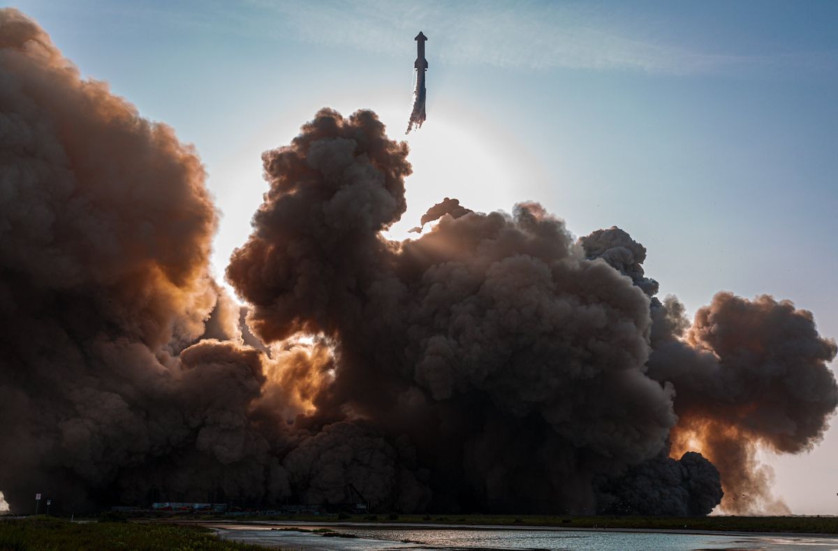 FAA investigates SpaceX Starship launch debris damage.