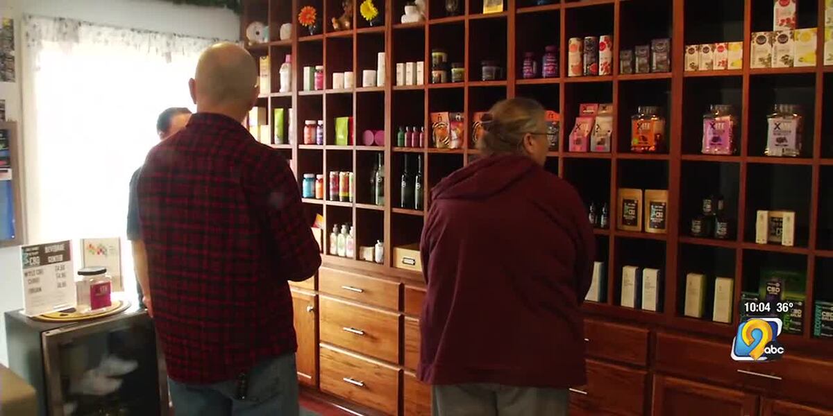 Featured image for Iowa Hemp Industry Faces Potential Wipeout as THC Regulation Bill Heads to Governor's Desk