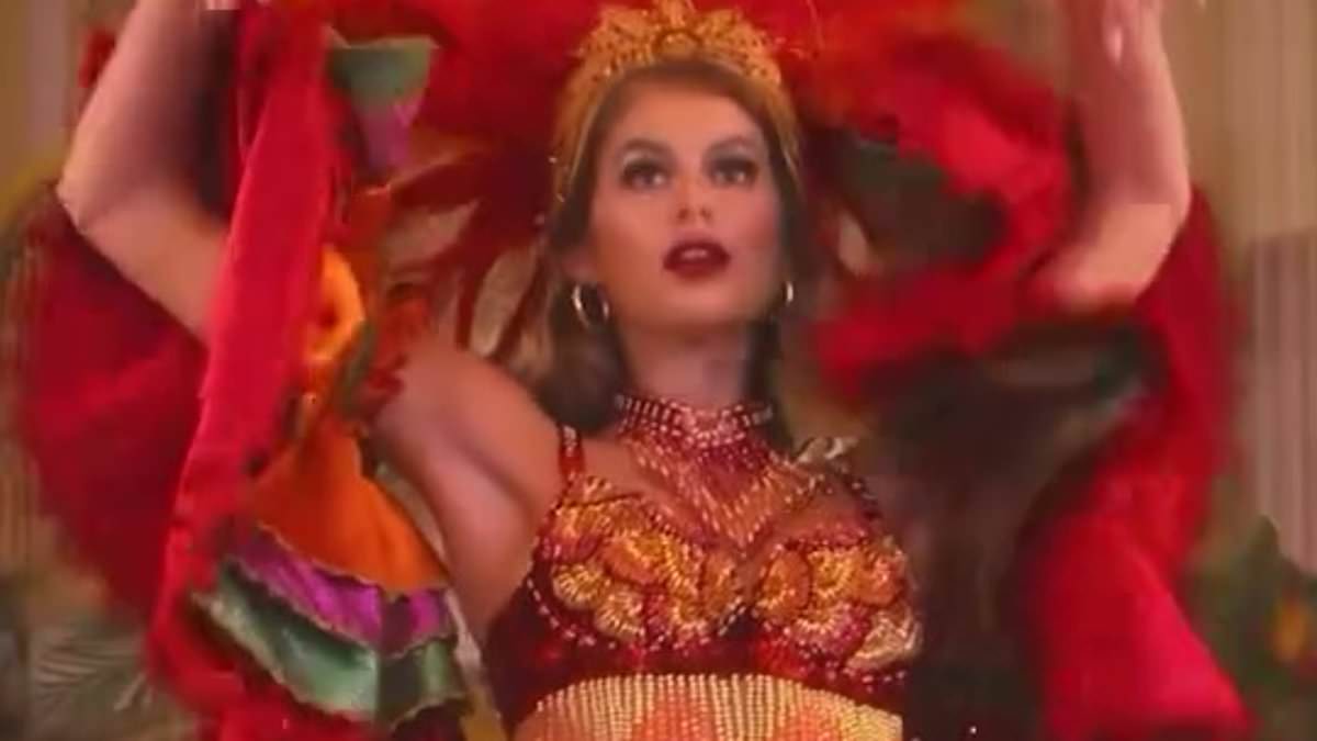 Featured image for "Palm Royale" Cast Revealed: From Cindy Crawford's Daughter to Comedy Legend Carol Burnett