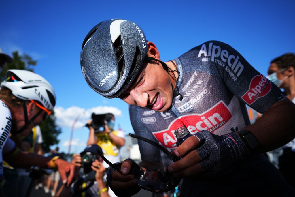 Featured image for Jasper Philipsen Claims Third Stage Win in Tour de France Stage 16 Sprint
