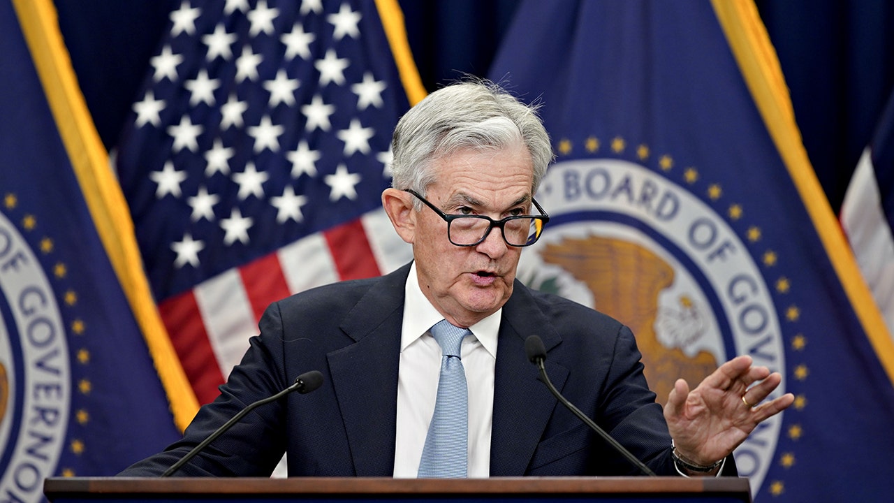 Fed Officials Express Caution on Quick Rate Cuts, January 2024 Minutes Show