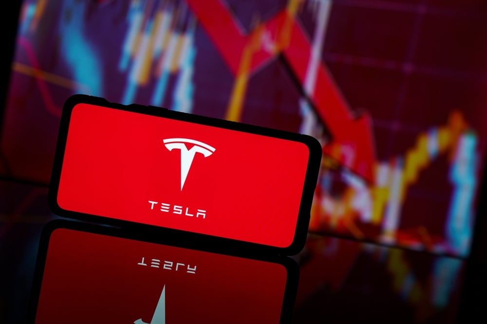 Featured image for Tesla Stock Plunges Amid Trading Volatility, Expert Warns
