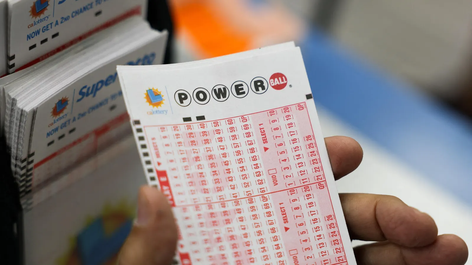 Powerball Jackpot Surges Toward $1 Billion Amid No Winners