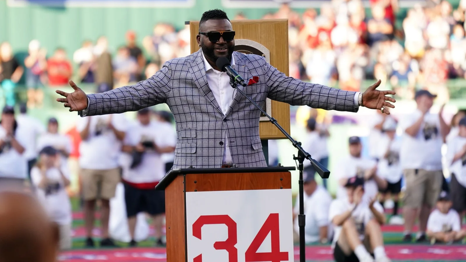 David Ortiz Pranks Derek Jeter with Red Sox Jersey Gift.