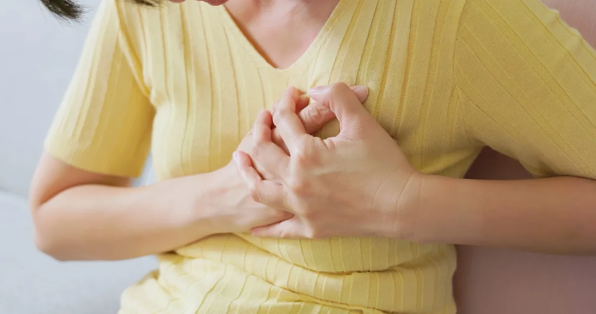 Featured image for Key Symptoms of Hiatal Hernia in Women Over 50