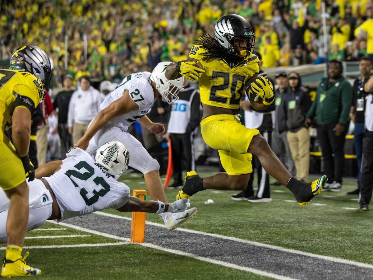 Oregon and Ohio State Lead CFP Rankings as Georgia Drops Out