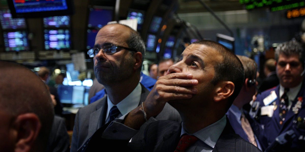 Featured image for "Stock Market Outlook: Comparing Today's Valuations to the 1990s Dot-Com Bubble"