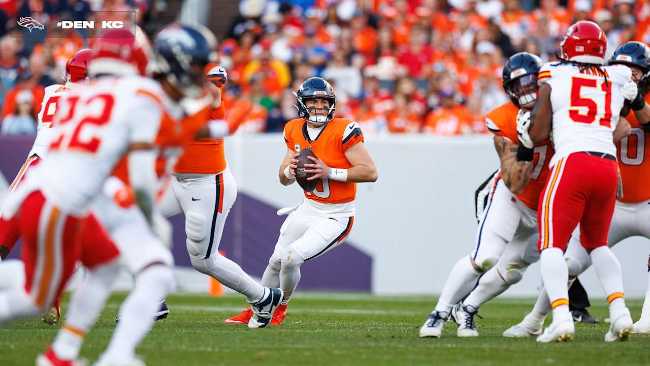 Featured image for Broncos and Chiefs Clash in Key Christmas Day NFL Showdown
