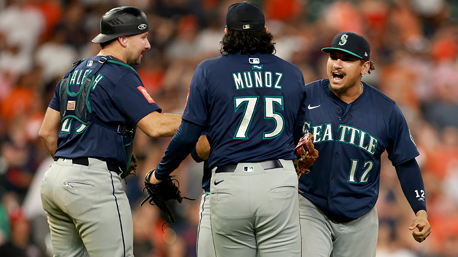 Featured image for Mariners' sweep of Astros signals playoff push