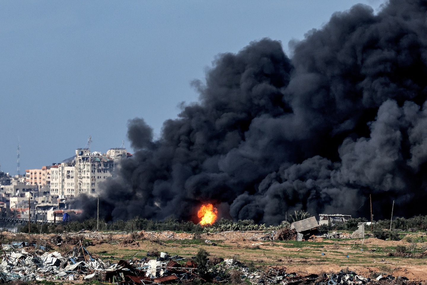 "US Strikes Houthi Assets in Yemen Amid Israel-Hamas Conflict Updates"