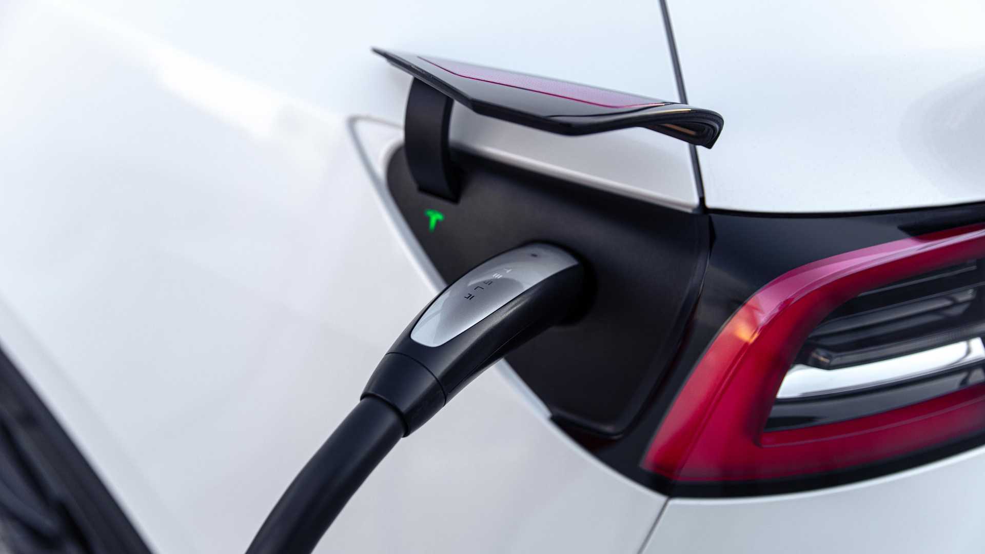 Featured image for Ford Embraces Tesla Charging, Hits Jackpot in EV Market