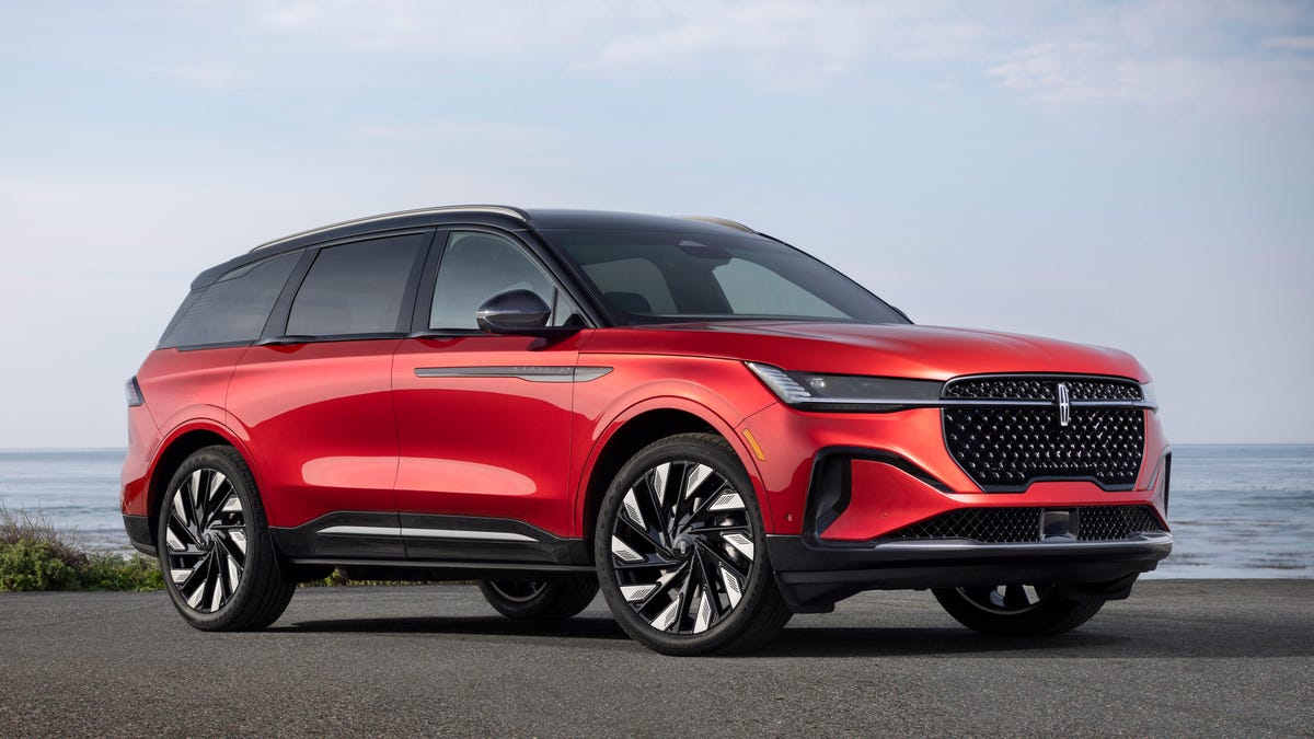 Featured image for "2024 Lincoln Nautilus: Luxury, Hybrid Power, and a Massive Dashboard Screen"