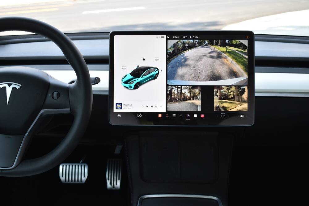 "Tesla Power Steering Probe Intensifies as Thousands of New Incidents Surface"