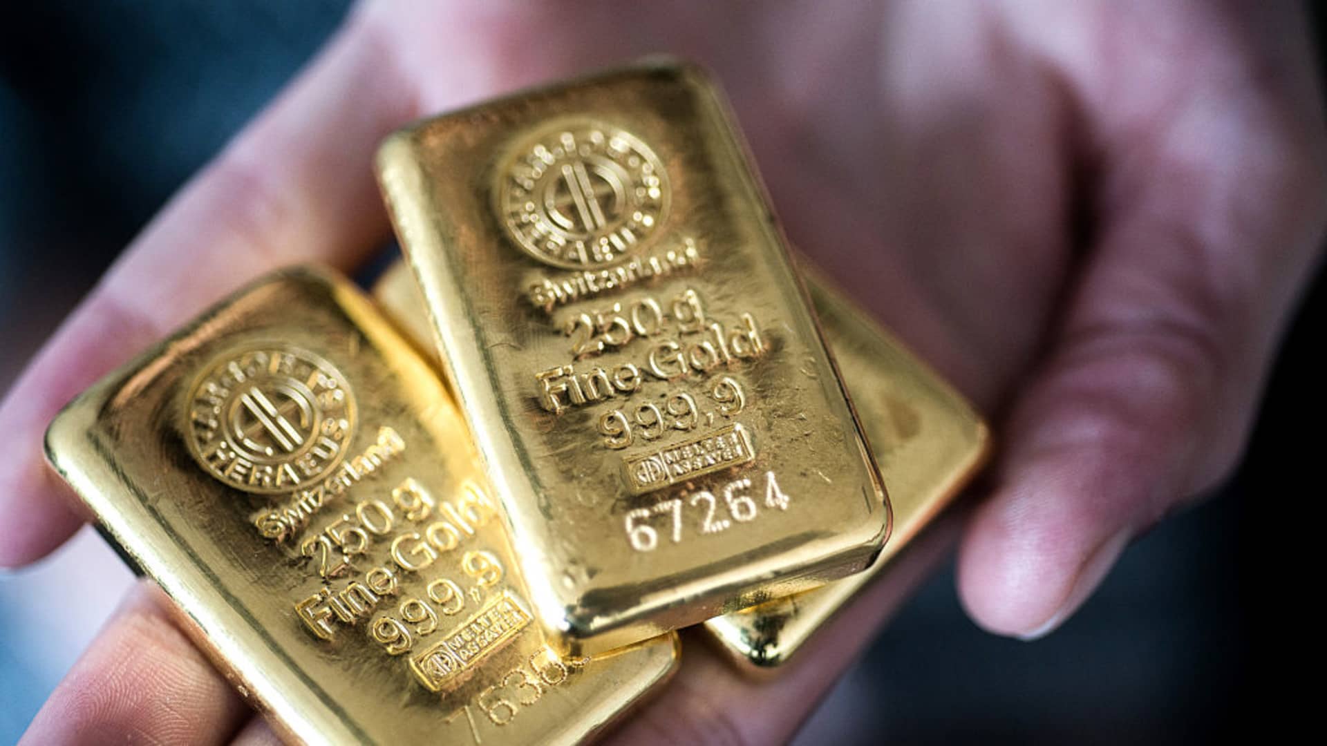 Gold's Historic Rally Continues Despite Unconventional Tailwinds