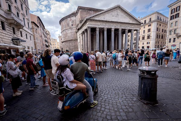 Featured image for "Controversial Entry Fee at Rome's Pantheon Sparks Tourist Frustration"