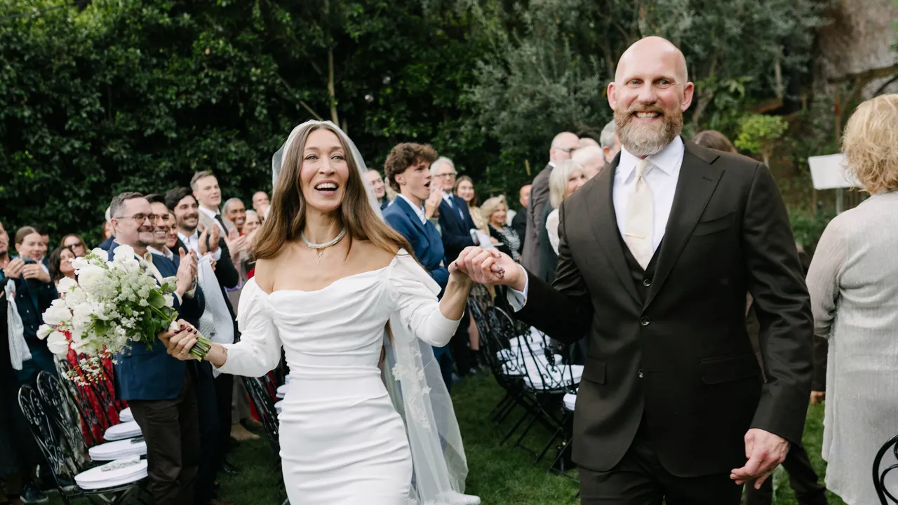 Featured image for Hadid Sisters Gigi and Bella Celebrate Alana's Backyard Wedding as Barefoot Bridesmaids