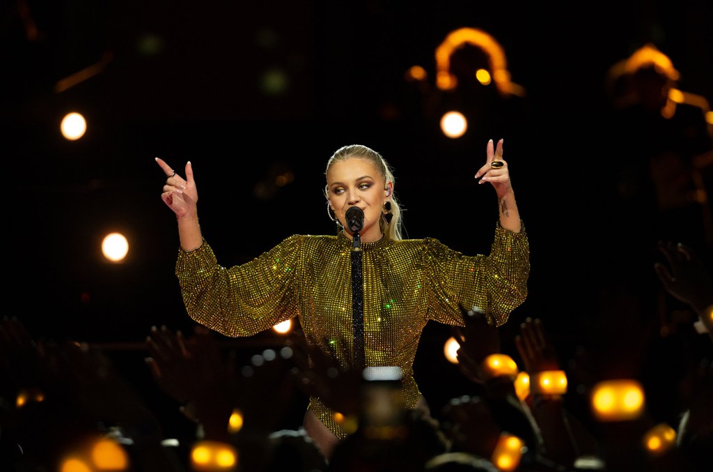 Featured image for Kelsea Ballerini Defends CMT Awards Outfit: 'Shut Up'