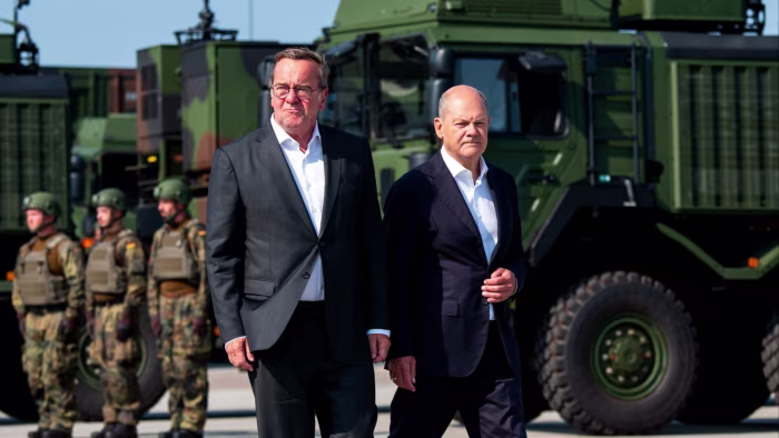 Featured image for Germany's Political Turmoil: Calls for Pistorius to Replace Scholz