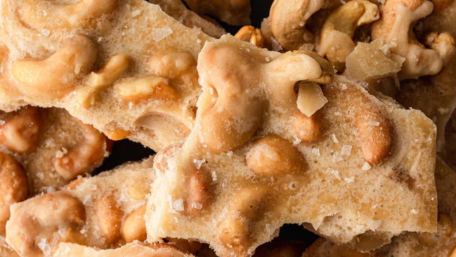 Featured image for "Delicious Maple Cashew Brittle Recipe"