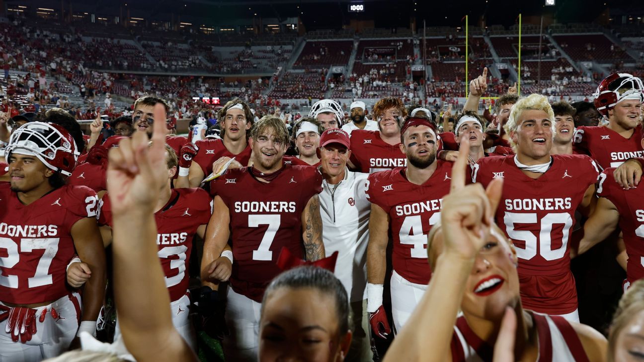 Featured image for Oklahoma Addresses Art Briles' Presence on Field After OU Win