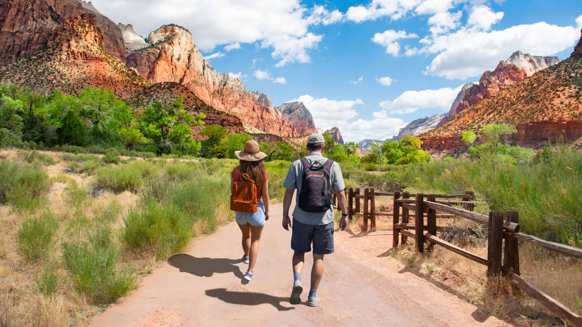 Featured image for Top Summer Travel Destinations in 2025: From U.S. Hot Spots to International Favorites