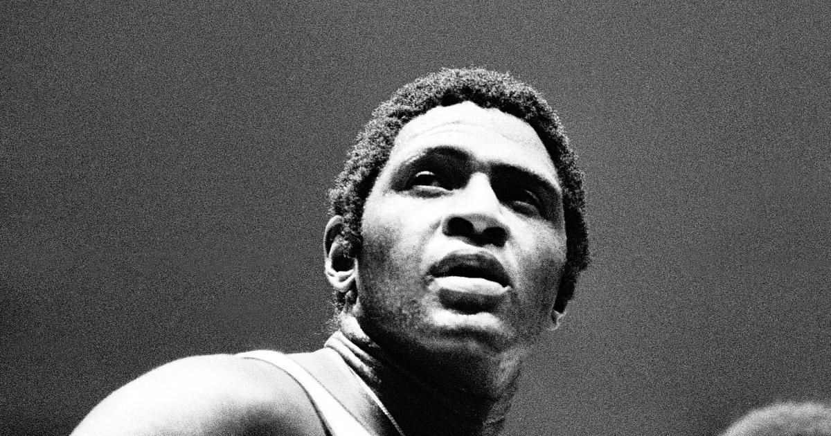 New York Knicks Hall of Famer Willis Reed dies at 80.