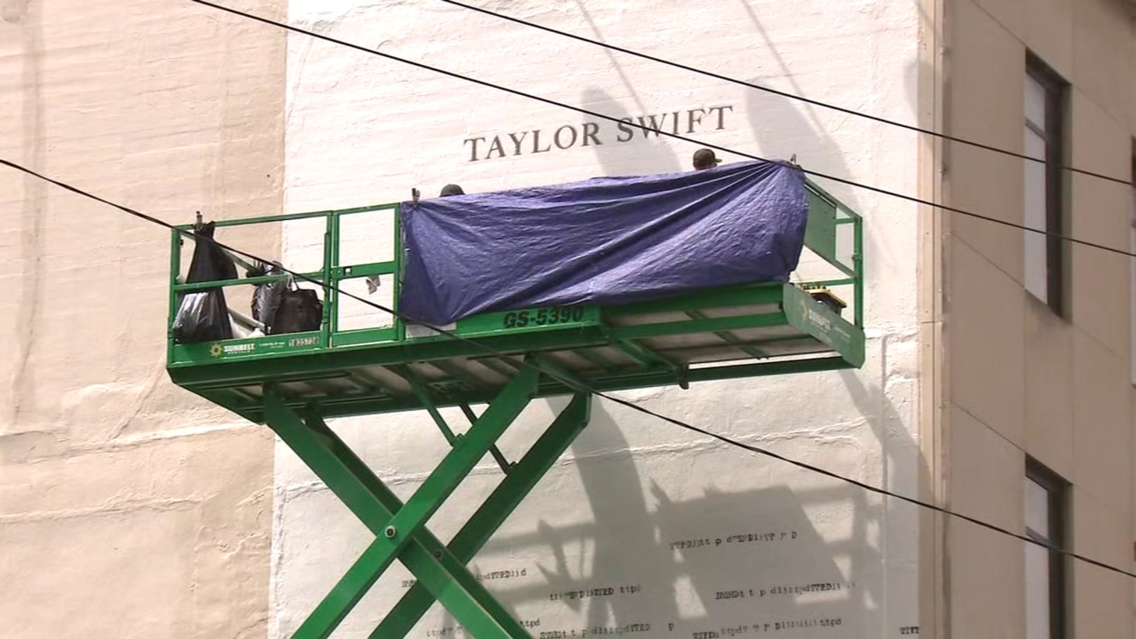 "Taylor Swift's Enigmatic Chicago Mural: Decoding the QR Code Mystery"