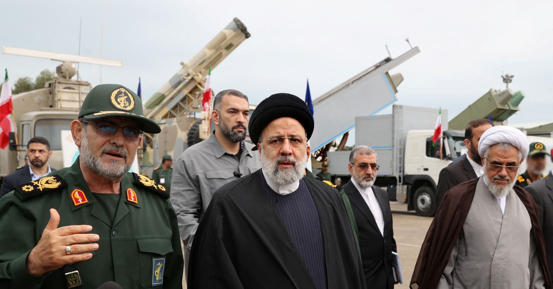 "Iran's Response to Escalating Tensions with the US: Avoiding War but Ready to Respond"