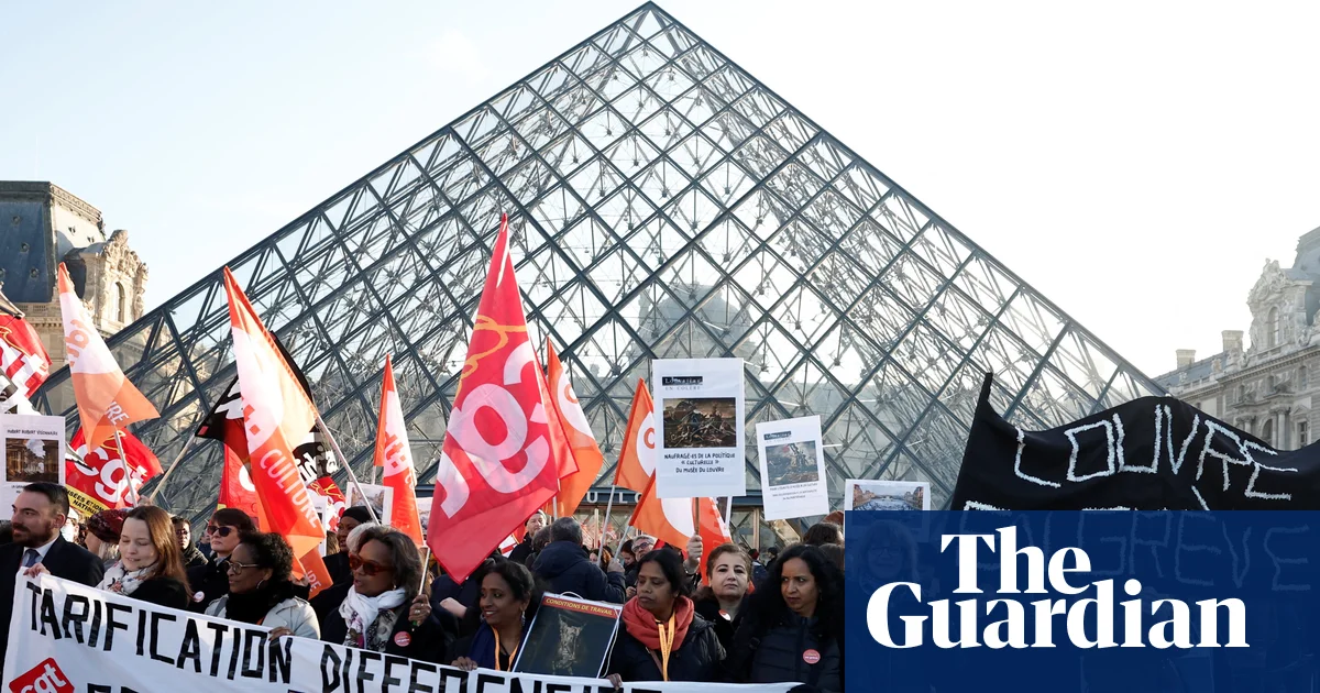 Featured image for Louvre Museum Closes Amid Strikes and Flood Damage