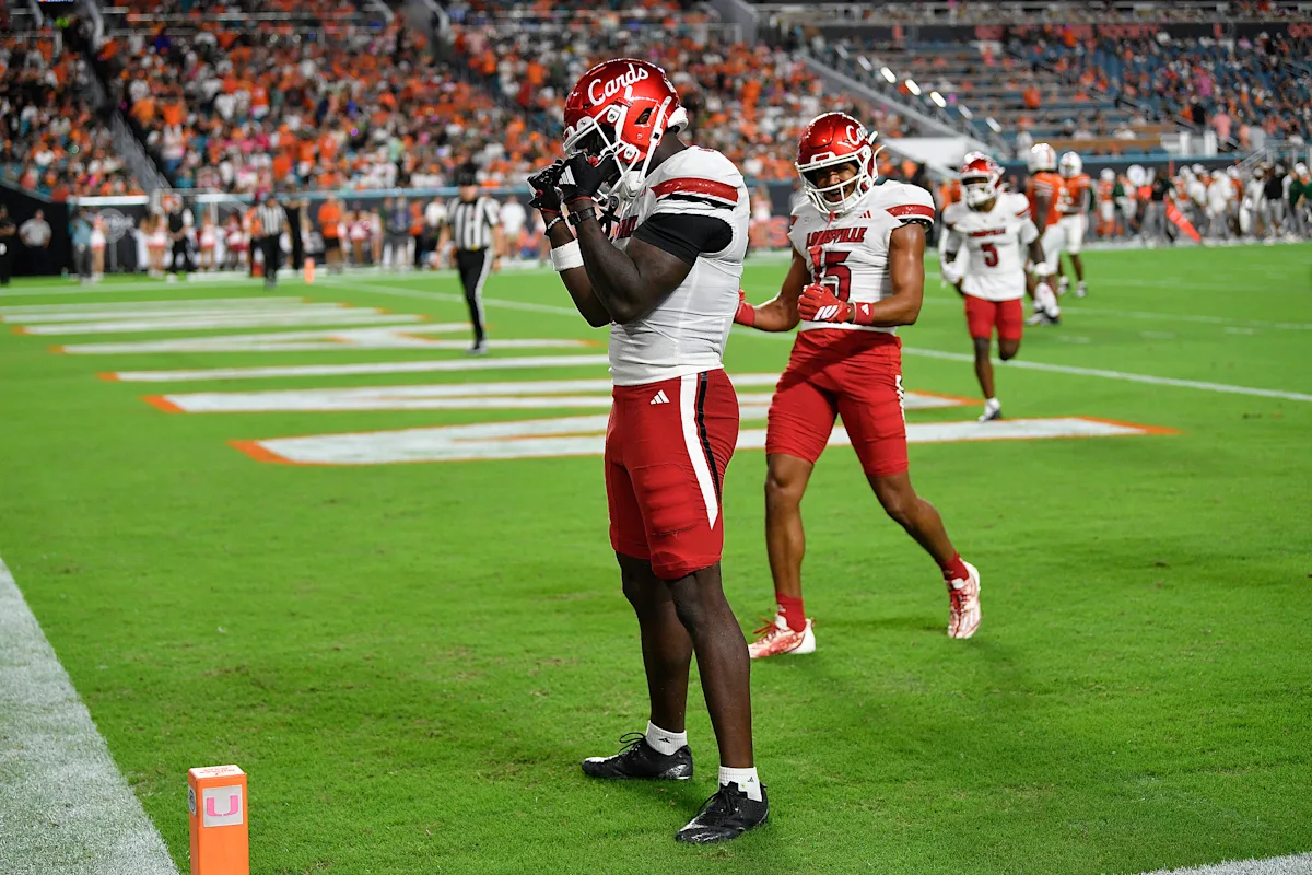 Featured image for Louisville Stuns No. 2 Miami in a Close Battle