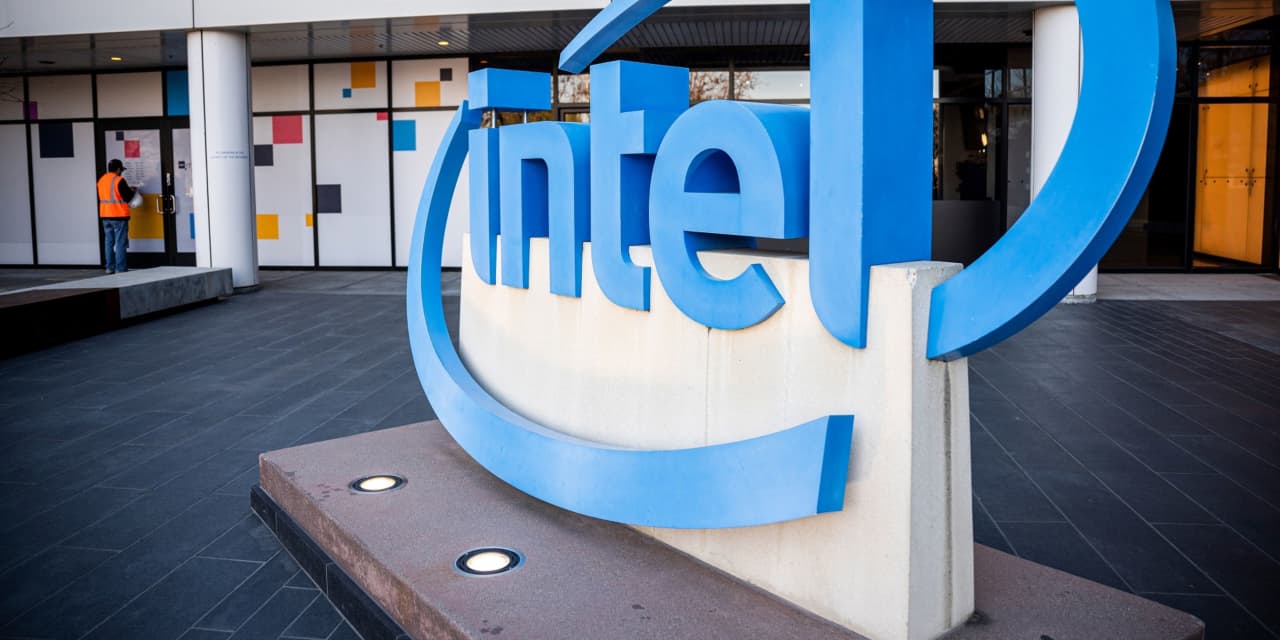 Featured image for Intel's New Chips to Arrive Sooner Than Expected, Boosting Stock and Xeon Demand.