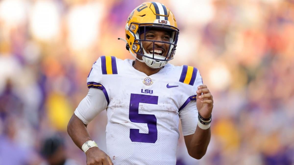 "2024 NFL Draft: Patriots' Offensive Focus, Falcons' Surprising Pick, and Quarterback Tiers"
