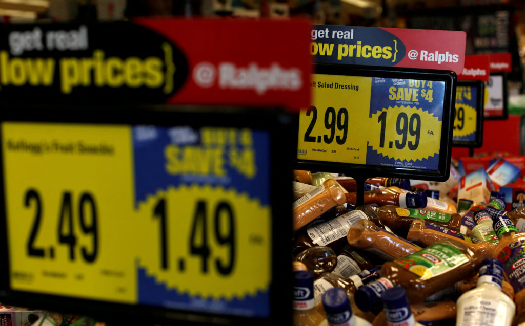 "Federal Reserve's Dilemma: Inflation at 2 Percent but No Rush to Cut Rates"